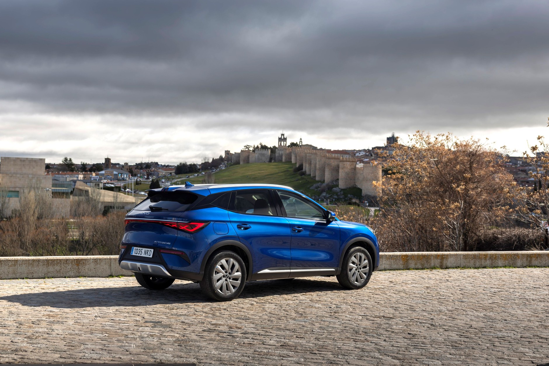 BYD Atto 3 Evo jest podobny do poprzednika, ale technicznie to zupełnie inny samochód