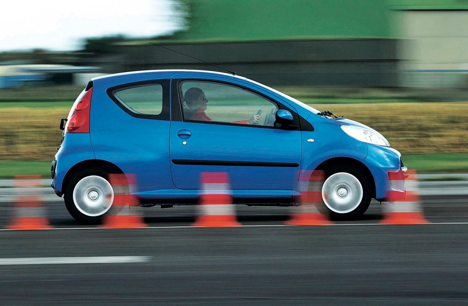 Volkswagen UP! kontra Peugeot 107 i Ford KA: mały Volkswagen w natarciu