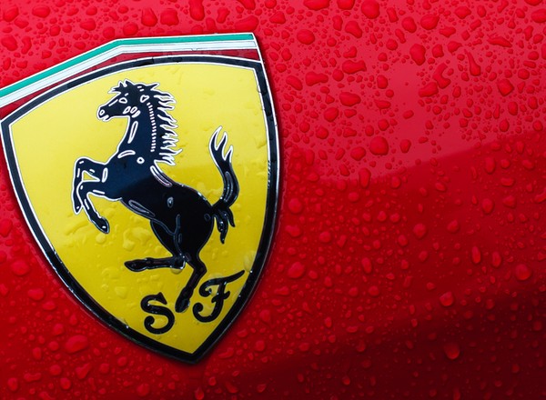 Te gwiazdy nie kupią już Ferrari. Na liście m.in. Nicolas Cage i 50 Cent