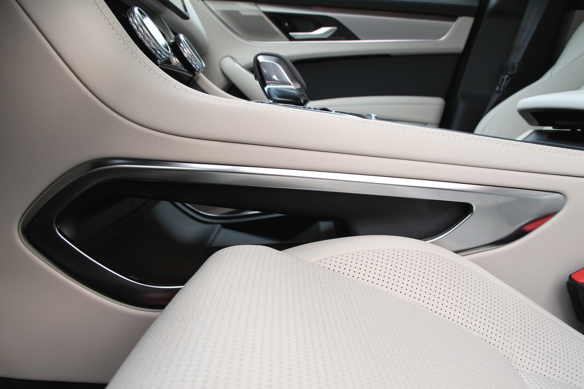 Jaguar F-Pace 2.0D R-Dynamic SE