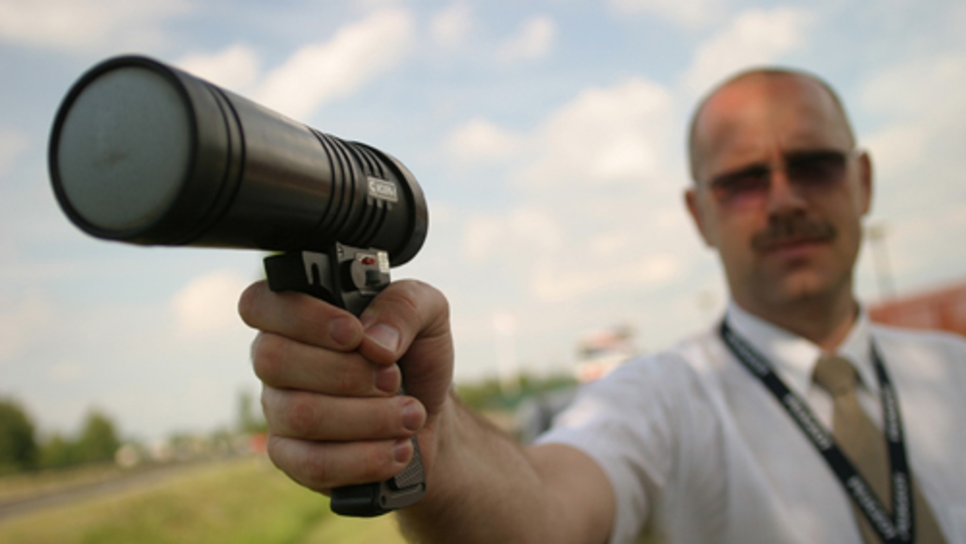 Kontrola radarowa - Jak działają nowe laserowe mierniki prędkości?