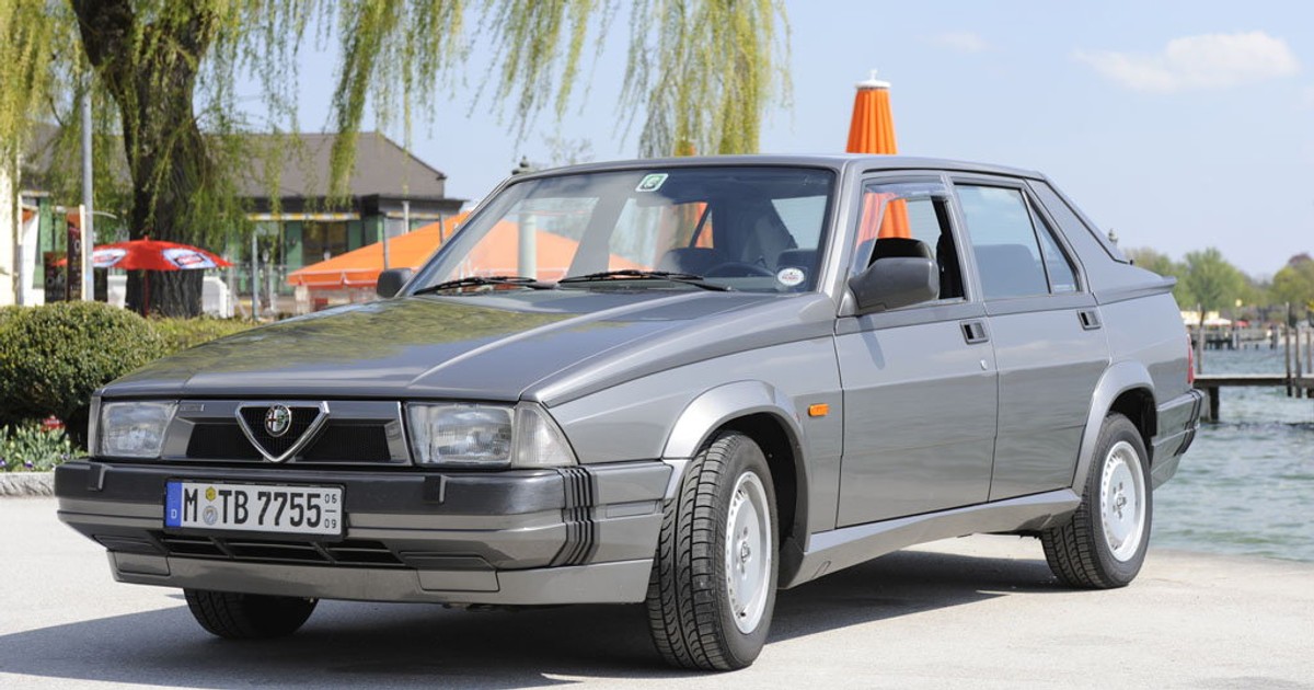 Alfa Romeo 75 - Jubileuszowy model z turbodopingiem