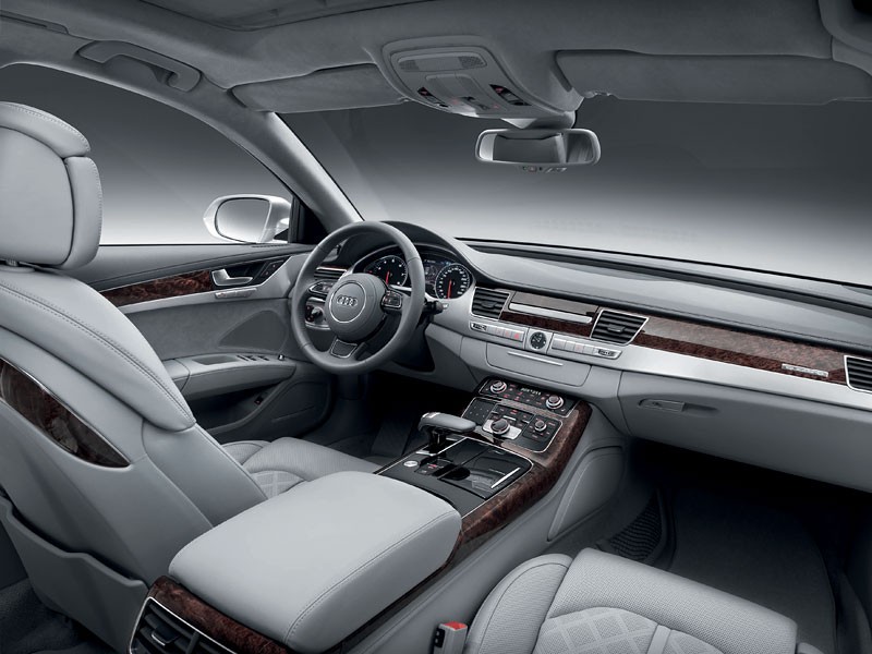 Pekin 2010: Audi A8 L W12 quattro – 500 KM i większy komfort dla Chińczyków
