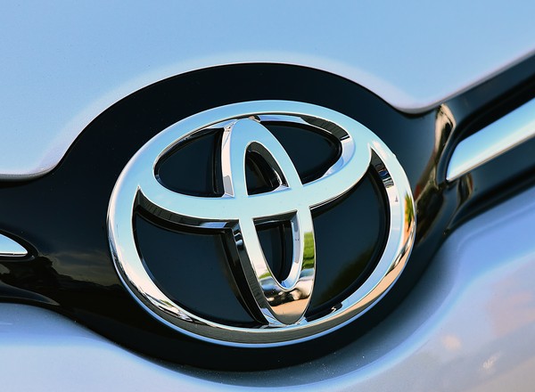 Toyota zawiesiła część produkcji z powodu pandemii. COVID nie odpuszcza