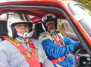 Tak jeździ się rajdowymi autami z różnych epok. Skoda 200 RS z 1974 r. i Skoda Fabia RS Rally2