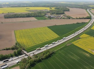 Jechał rowerem autostradą; był nietrzeźwy