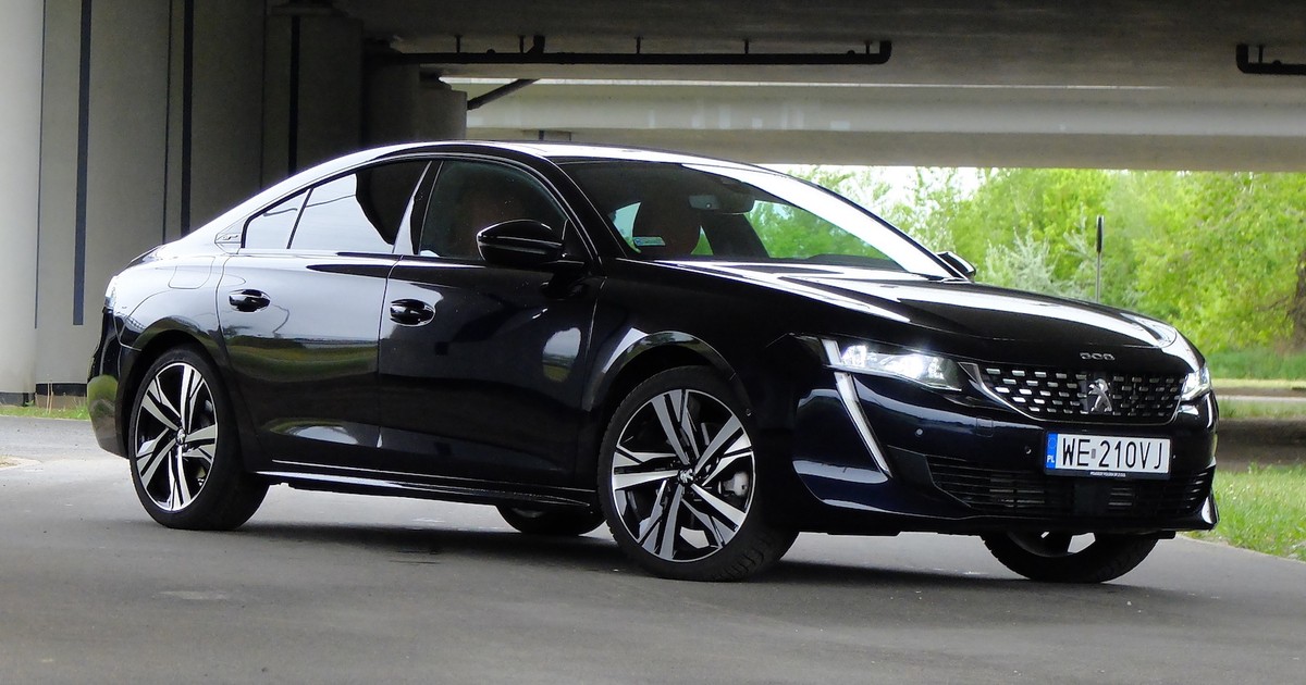 Peugeot 508 GT: ładne to auto z zewnątrz, jednak dopiero po otwarciu drzwi widać, jak różni się od innych