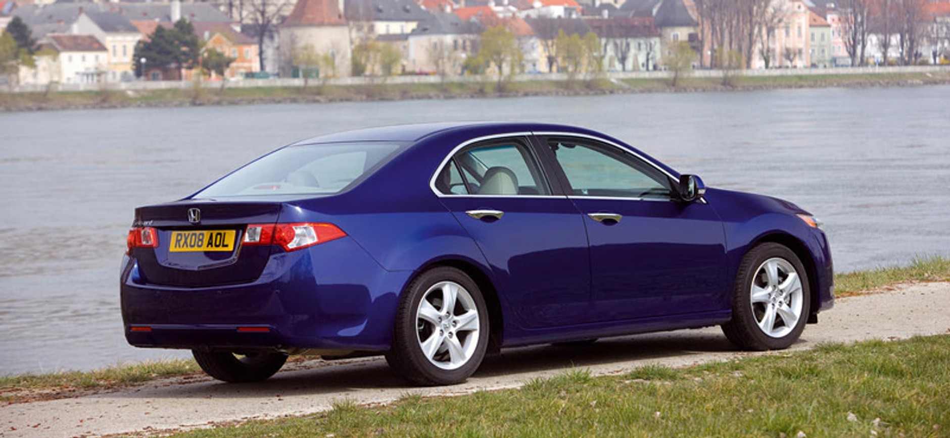 Honda Accord – wysokie tony (dane techniczne, fotogaleria)