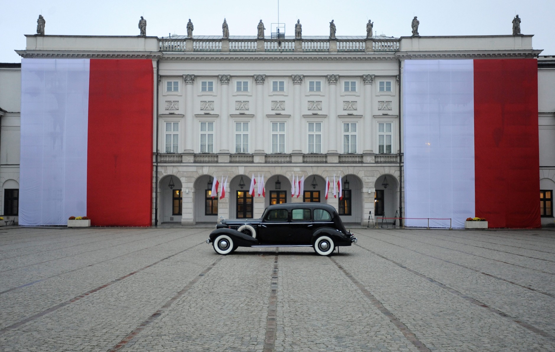 WARSZAWA CADILLAC JÓZEFA PIŁSUDSKIEGO (Cadillac 355D)