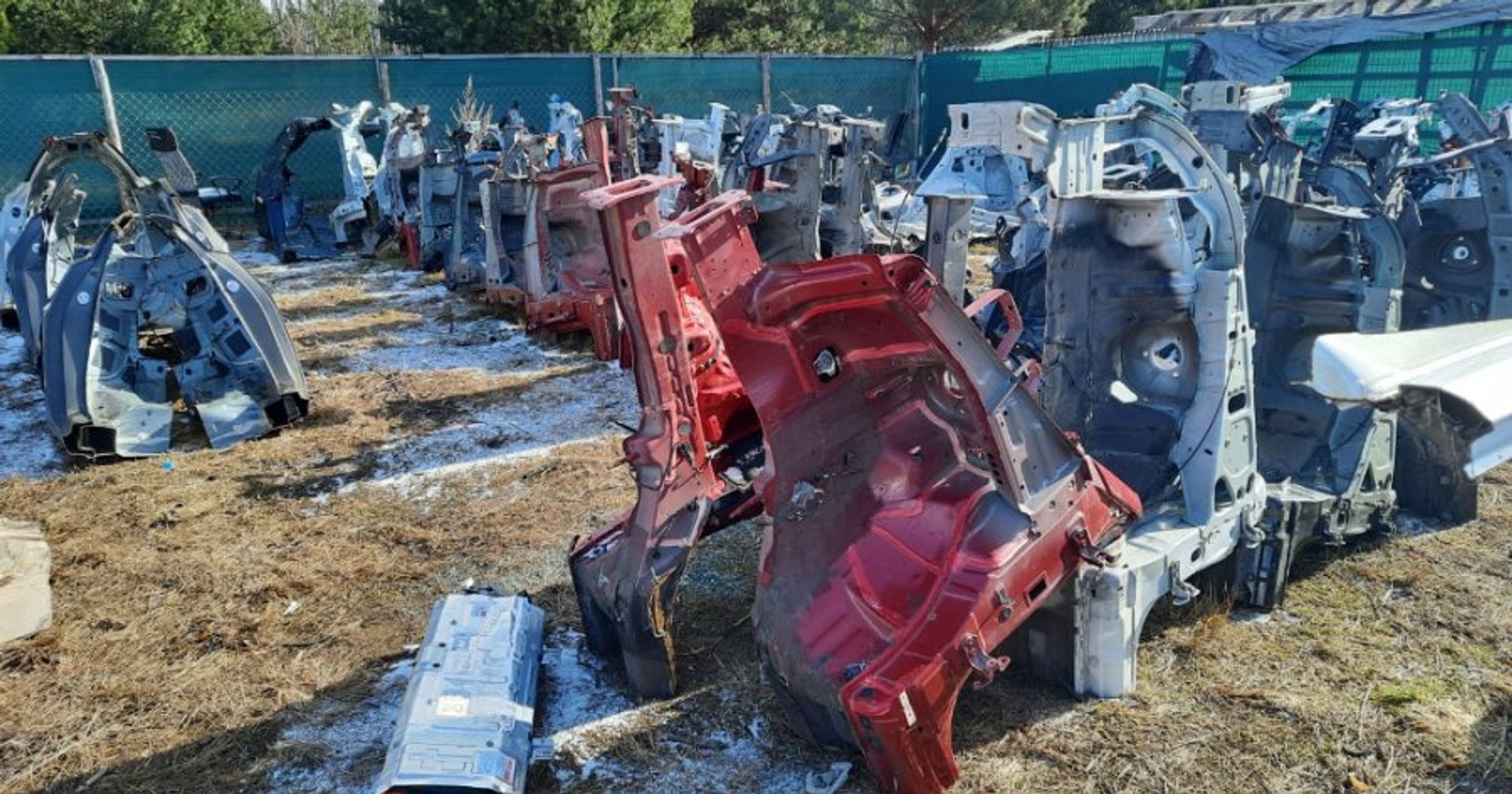 Często "brudni mechanicy" potrzebują mniej, niż doby na rozkręcenie na części skradzionego samochodu