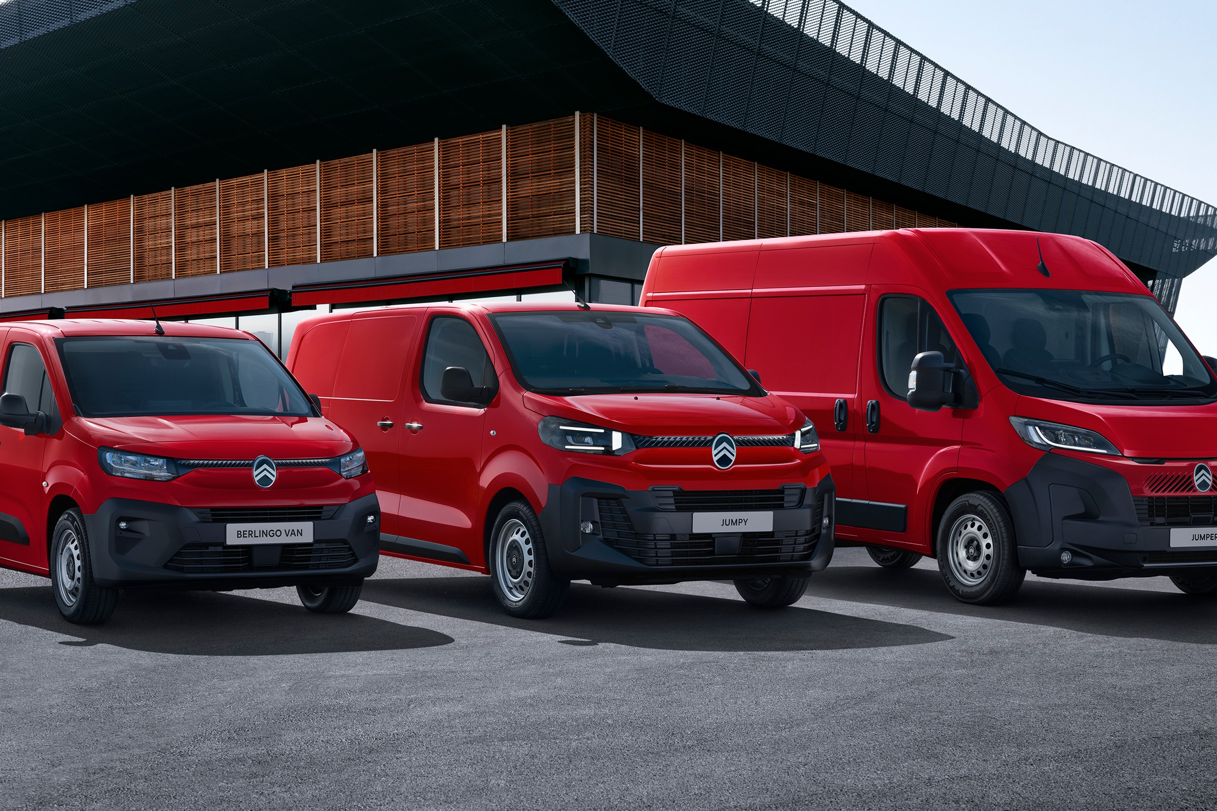 Trzy Citroëny w ofercie specjalnej. AC i OC za złotówkę, darmowy przegląd i ochrona do ośmiu lat