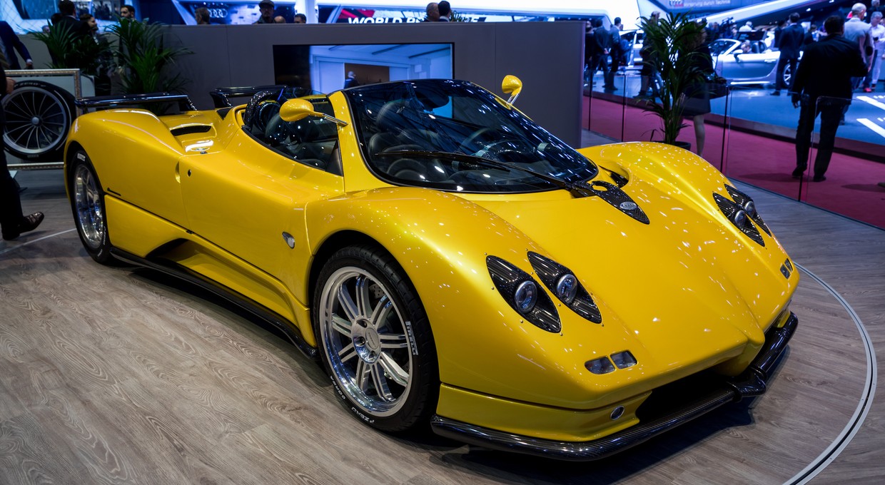 Pagani Zonda wylądowało w rowie pod Pragą. Będzie drogo!