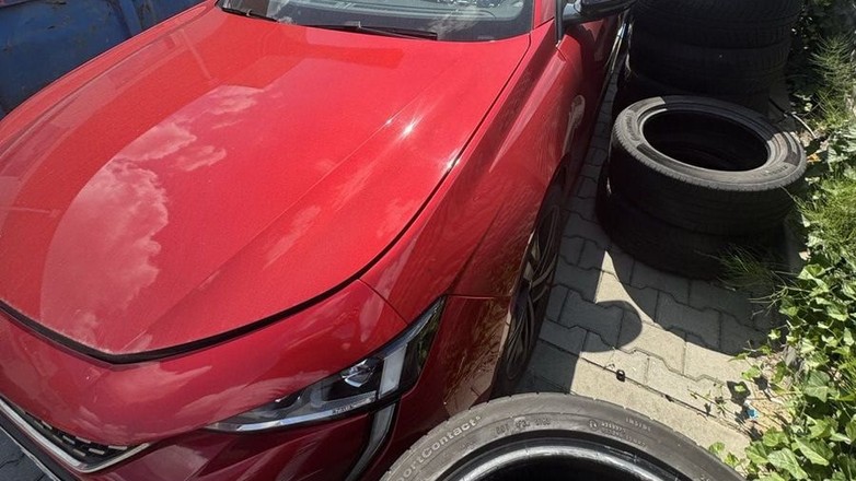 Policjanci sprawdzili prawie sto miejsc. Odzyskali siedem skradzionych samochodów