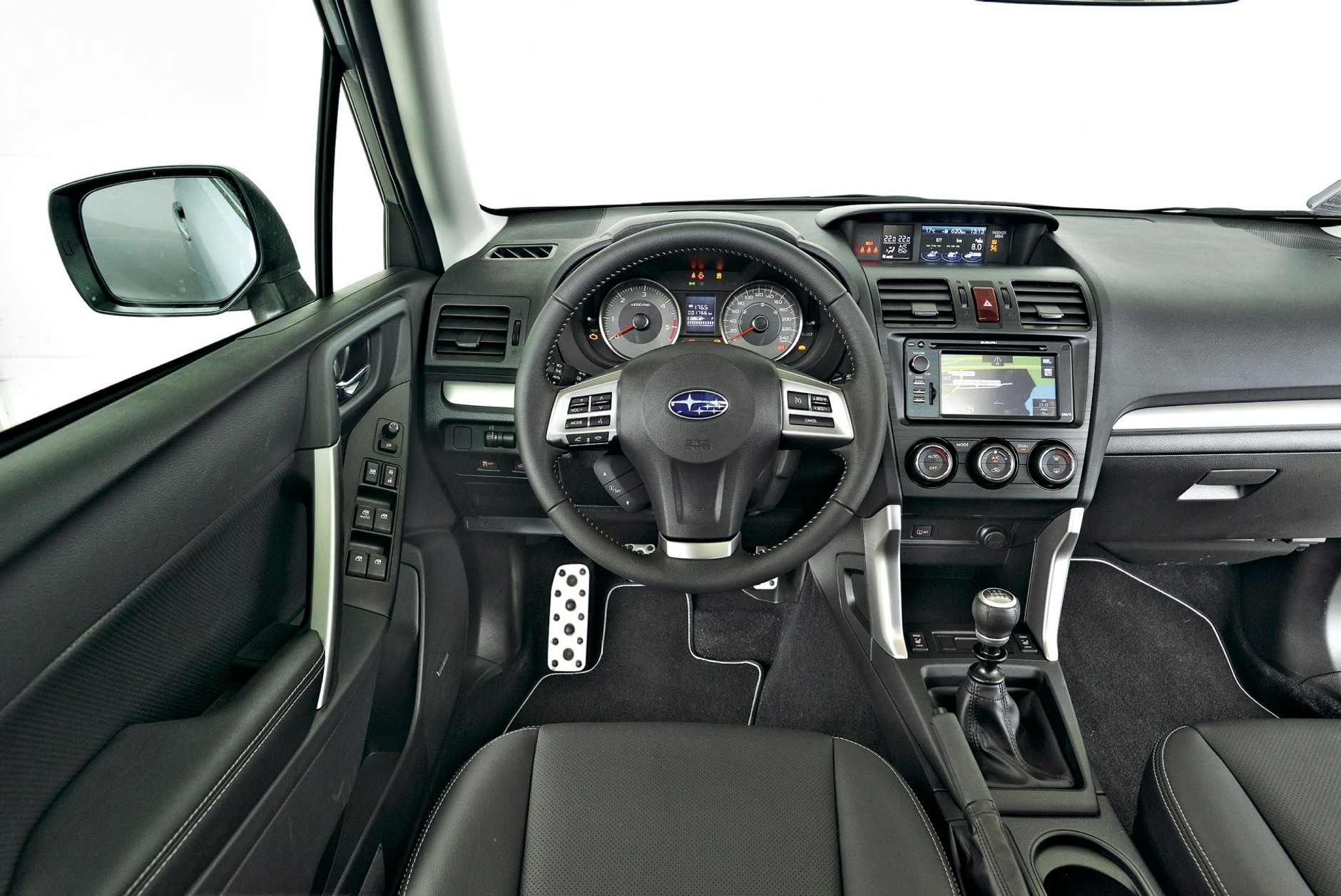 Nissan X-Trail, Mazda CX-5, Mitsubishi Outlander, Subaru Forester