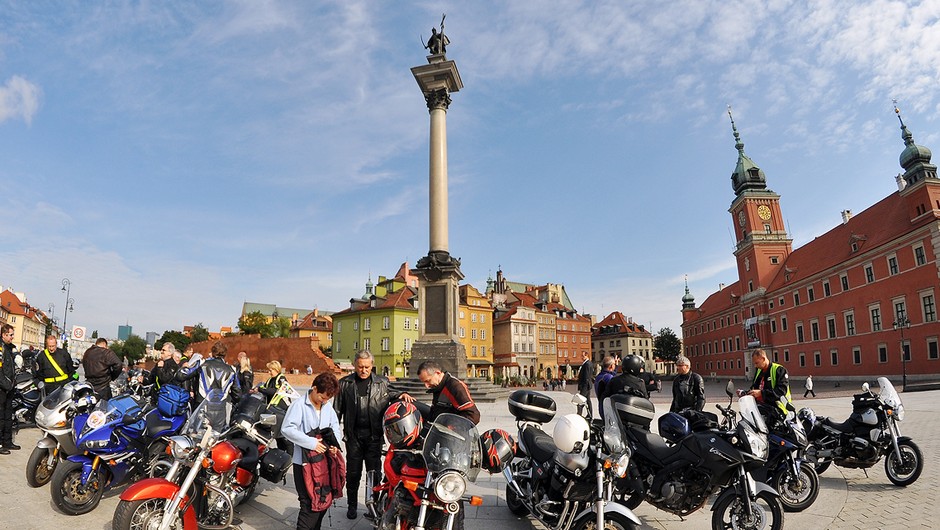 Ci wspaniali prawnicy na swych błyszczących maszynach 