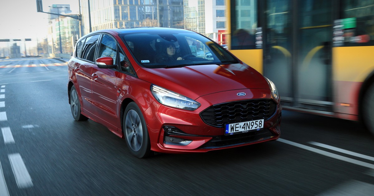Ford S-Max 2.0 Hybrid eCVT 2021 II generacja po FL