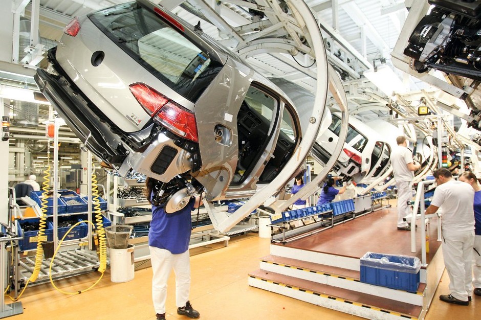 Volkswagen zwiększa produkcję Golfa