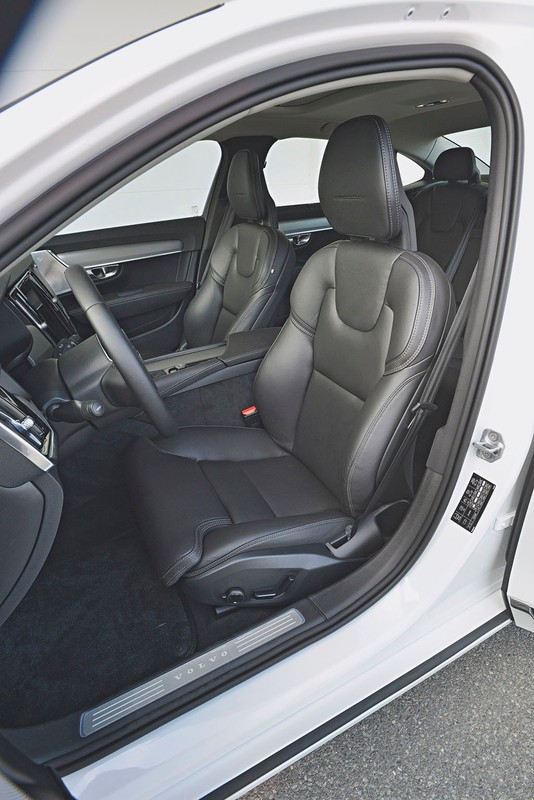 Volvo S90 D5 AWD