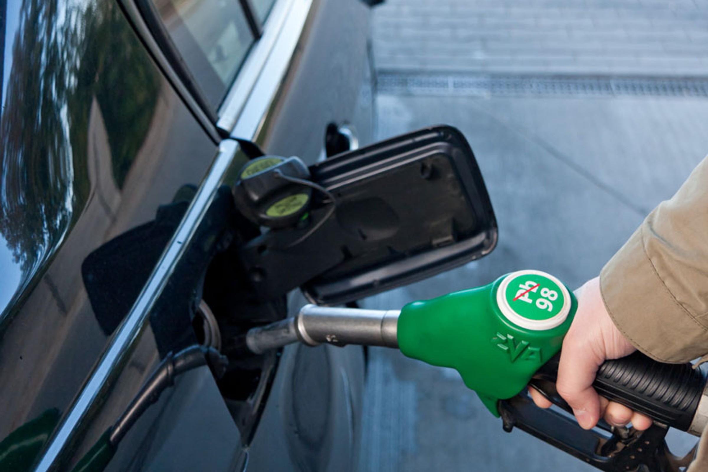 Poczekaj z tankowaniem do pełna jeszcze kilka dni. Dzięki temu unikniesz problemów