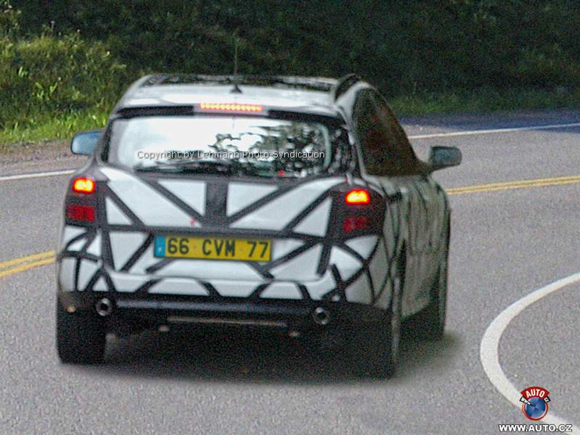 Zdjęcia szpiegowskie: Nowy Renault Laguna!