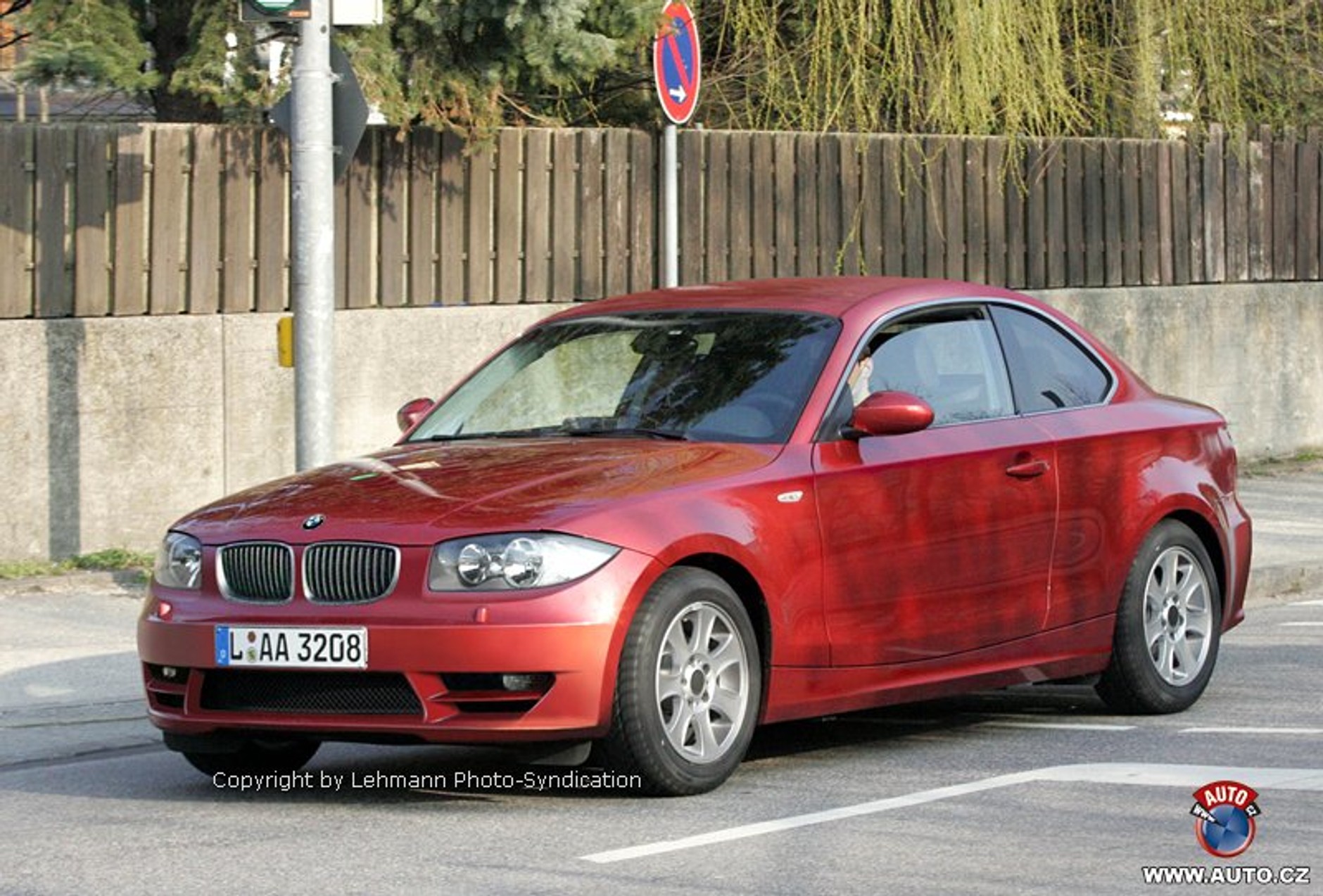 Zdjęcia szpiegowskie: sexi coupe BMW serii 1 bez maskowania