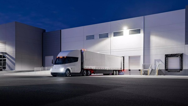 Pierwsza Tesla Semi w rękach klienta. Czekał na to 5 lat