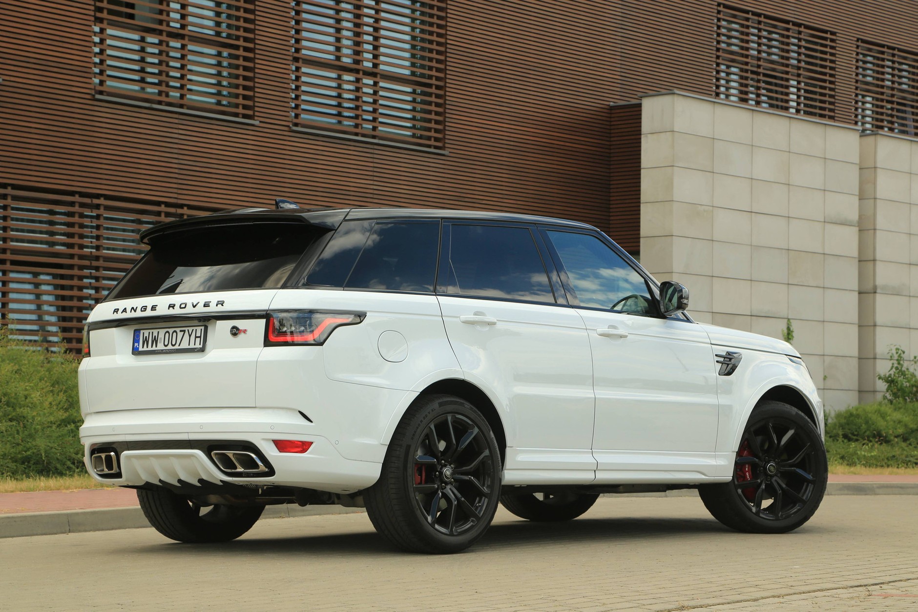 Range Rover Sport SVR – cudownie bezsensowny olbrzym |Test