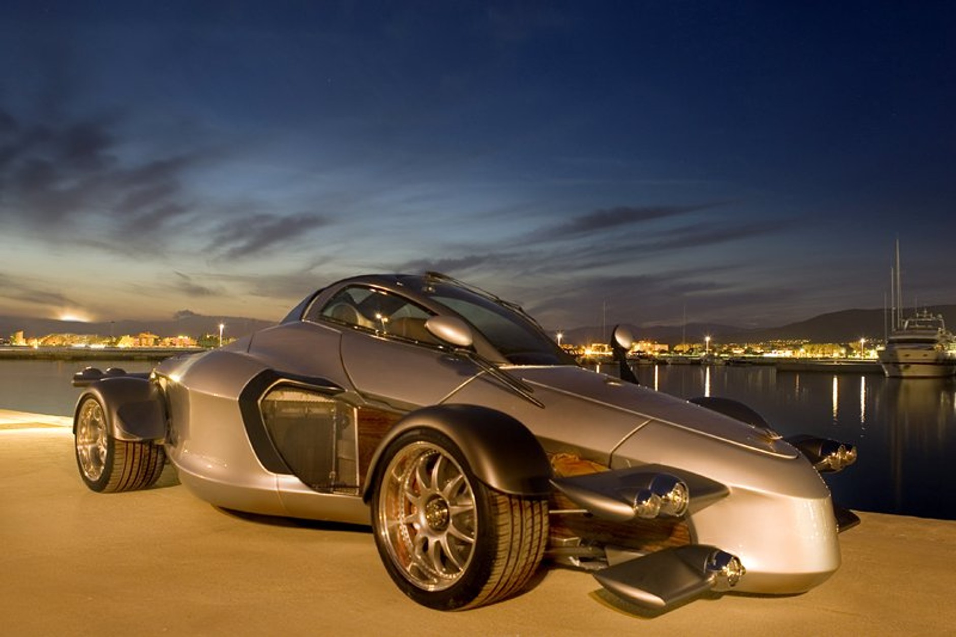 Genewa 2007: Tramontana – F1 czy F16?
