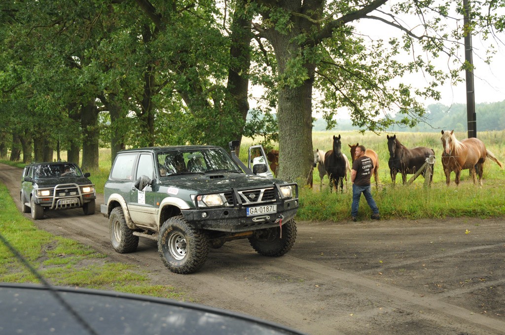 4x4 Family Adventure: baza pod namiotami