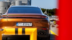 Porsche Panamera E-Hybrid niby jest idealna, ale z generacji na generację coraz lepsza