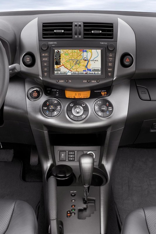 Bolonia 2008: Toyota RAV4 po faceliftingu