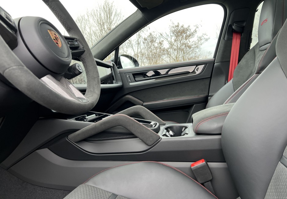 Porsche Cayenne GTS Coupe (model roku 2025)