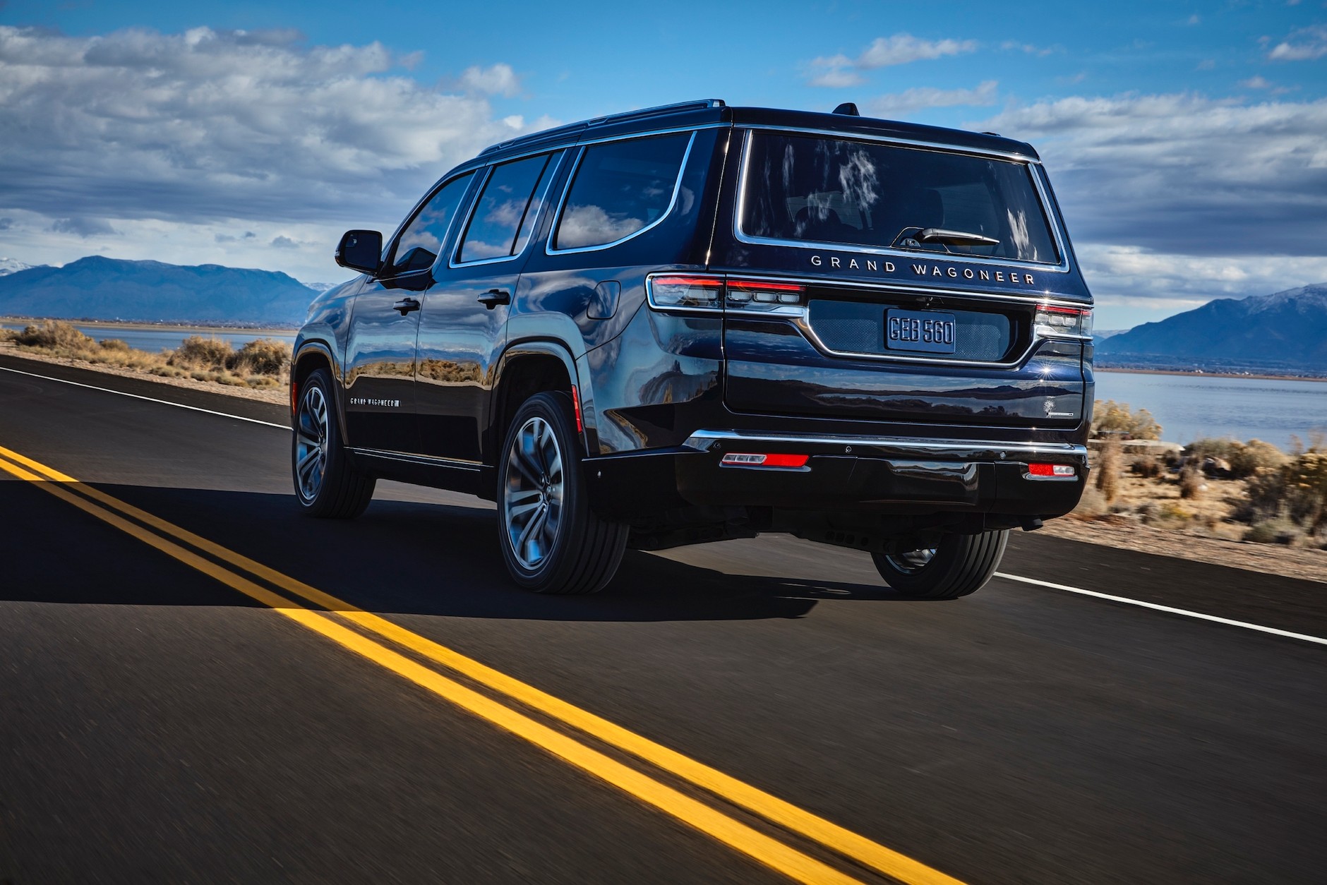 Jeep Grand Wagoneer 2