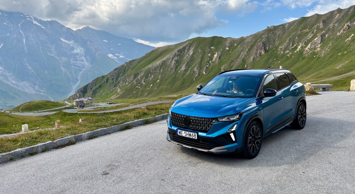Jak hybrydowe Renault Austral spisało się podczas wyjazdu w Alpy? Nie miało lekko