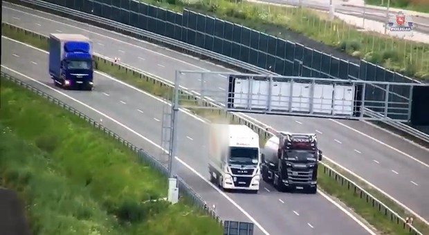 Policja wykorzystuje drony do kontroli nowego zakazu. Wszystko widać jak na dłoni [WIDEO]