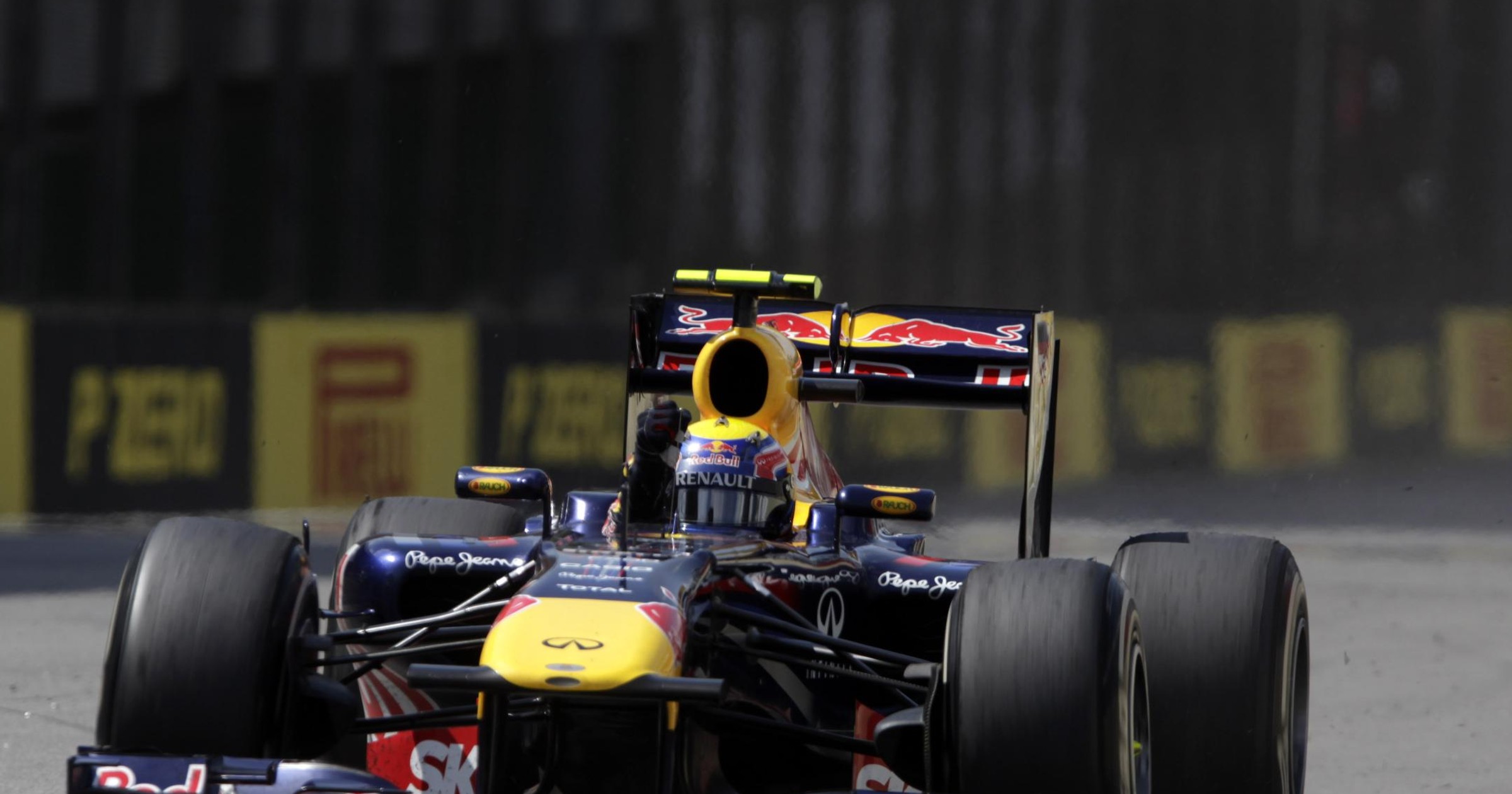 Mark Webber zwycięża w ostatnim wyścigu