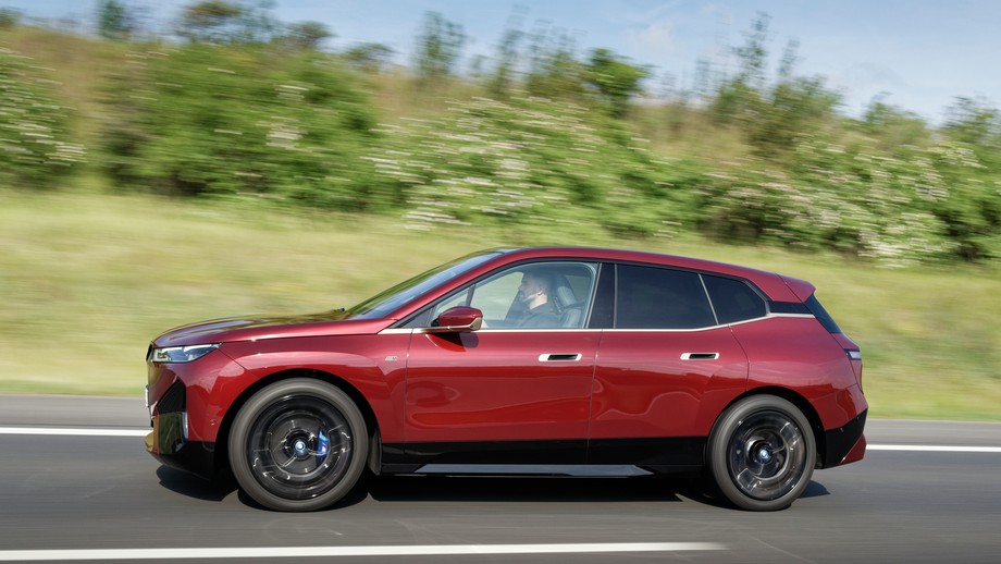 BMW iX
