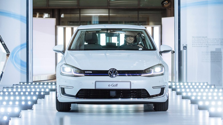 Volkswagen e-Golf ze Szklanej Manufaktury w Dreźnie