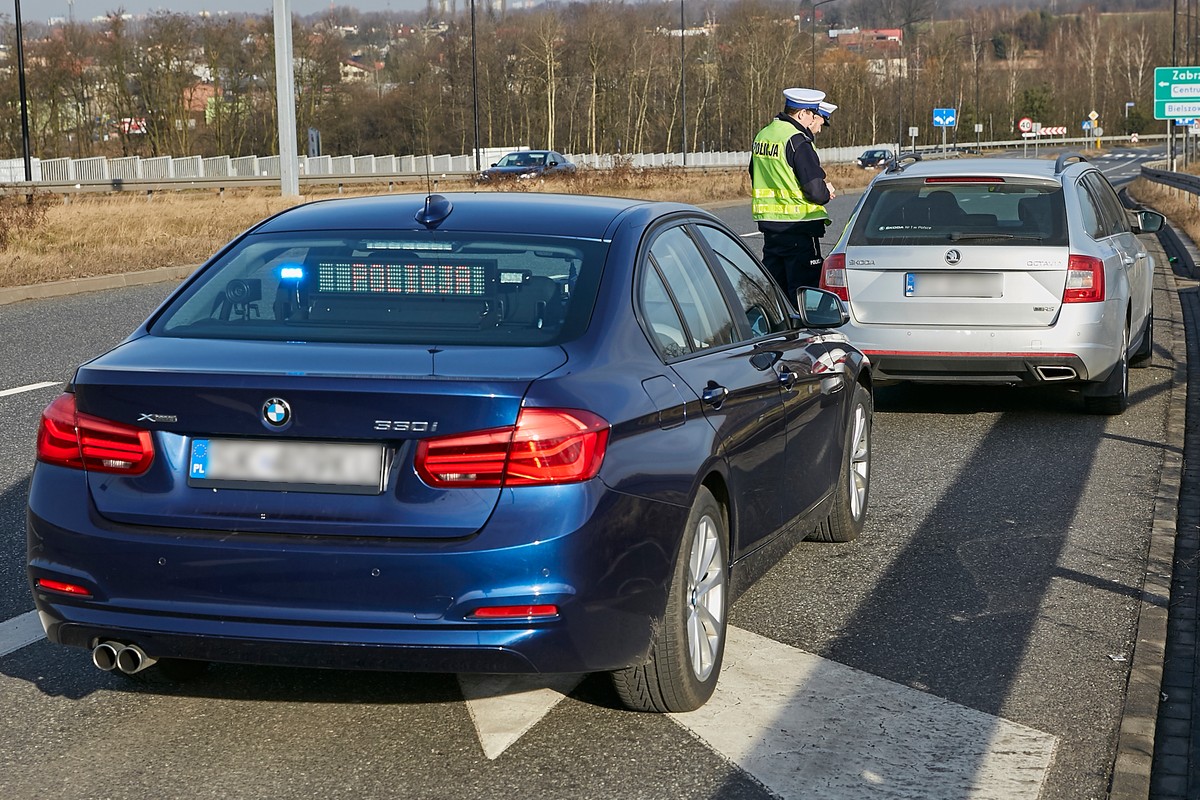Jakimi nieoznakowanymi radiowozami jeździ policja? Sprawdziliśmy, co widać na drogach