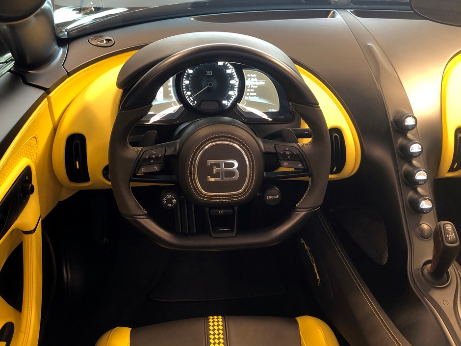 Otwarcie salonu Bugatti w Katowicach. Bugatti W16 Mistral
