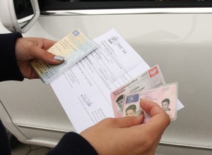 Wiadomo od kiedy pojedziemy bez dowodów rejestracyjnych i polis OC