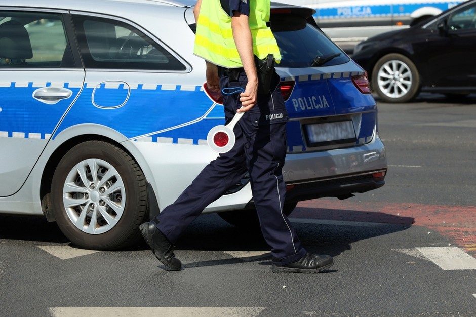 Sąd może ukarać kierowcę znacznie dotkliwiej niż policjant