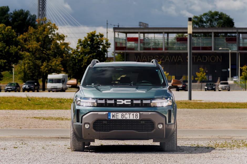 Dacia Duster kontra MG ZS. Porównanie dwóch budżetowych samochodów