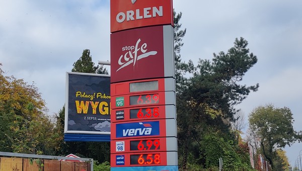 Ceny paliw stale rosną. Orlen wydał oświadczenie