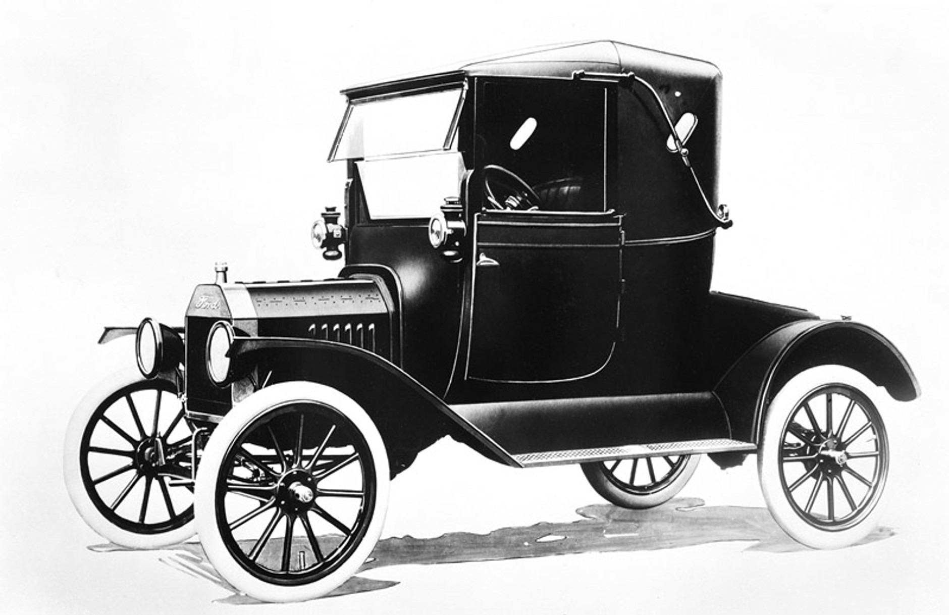 Ford Model T ma sto lat, na zlot przyjechało 750 (fotogaleria)