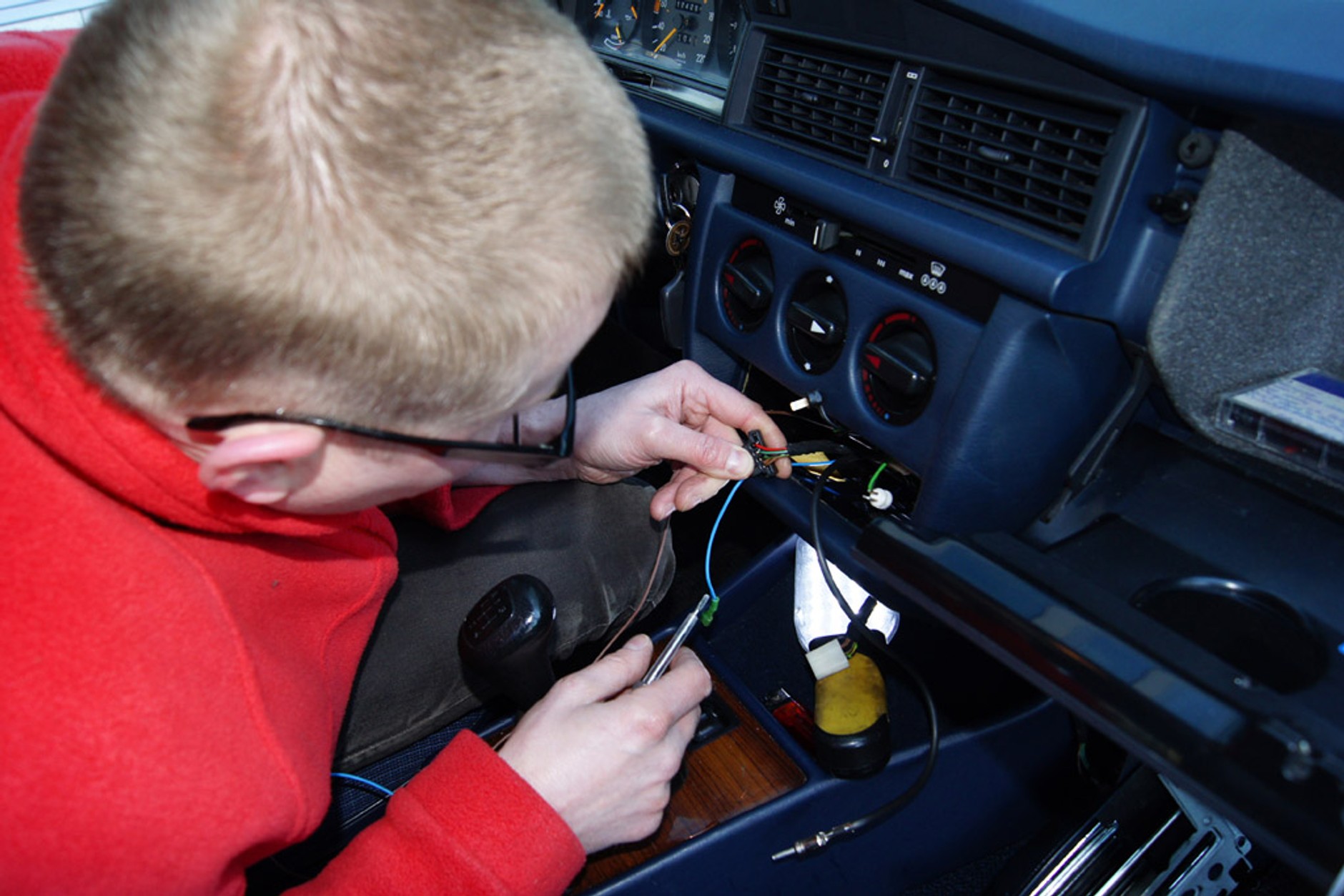 Montaż automatycznej anteny krok po kroku