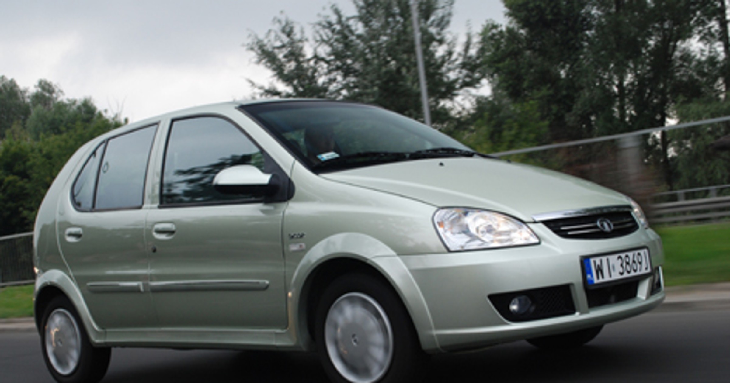 Dacia Sandero czy Tata Indica? Pierwsze starcie najtańszych nowości w segmencie
