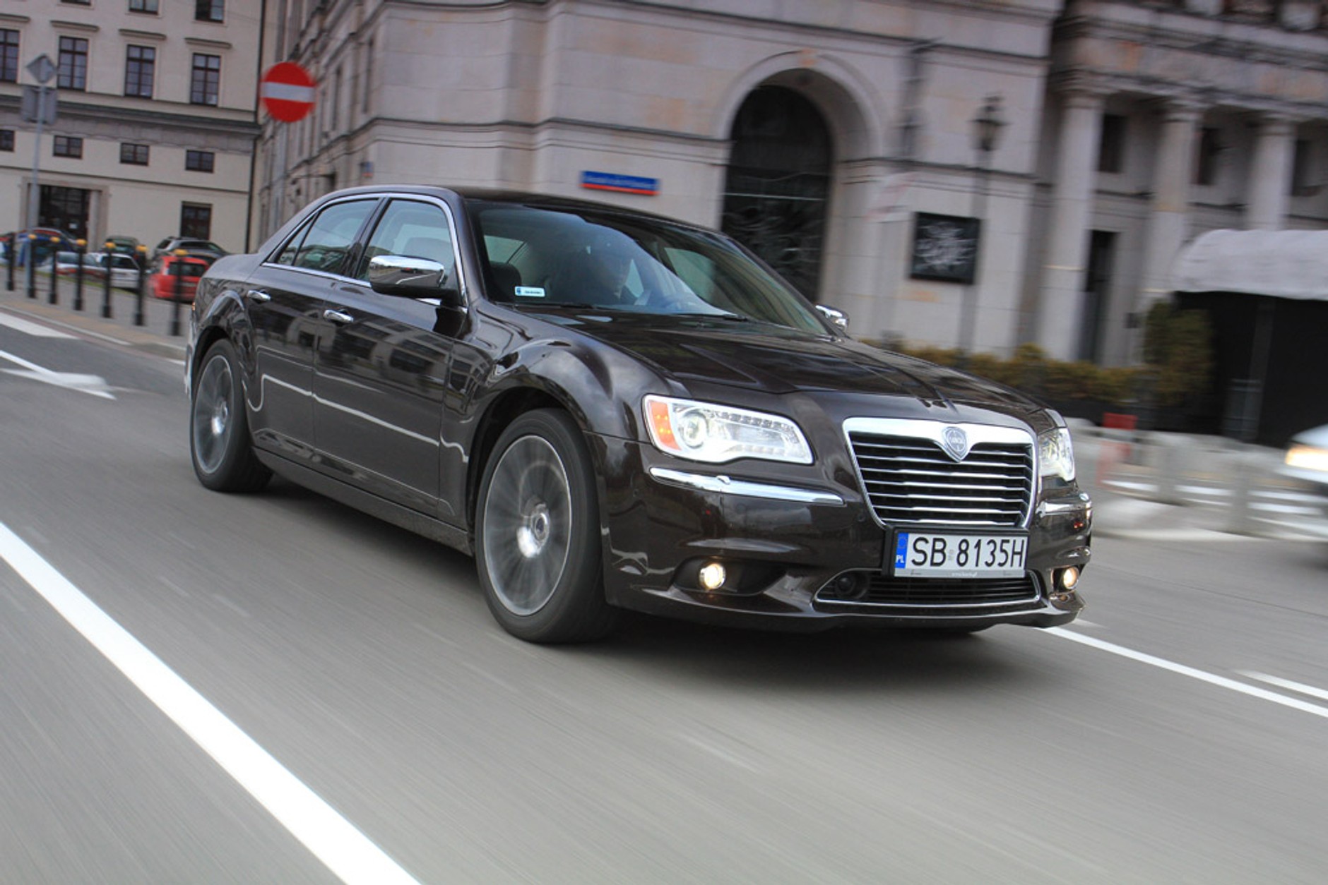 Test Lancii Thema: męski typ, damskie logo