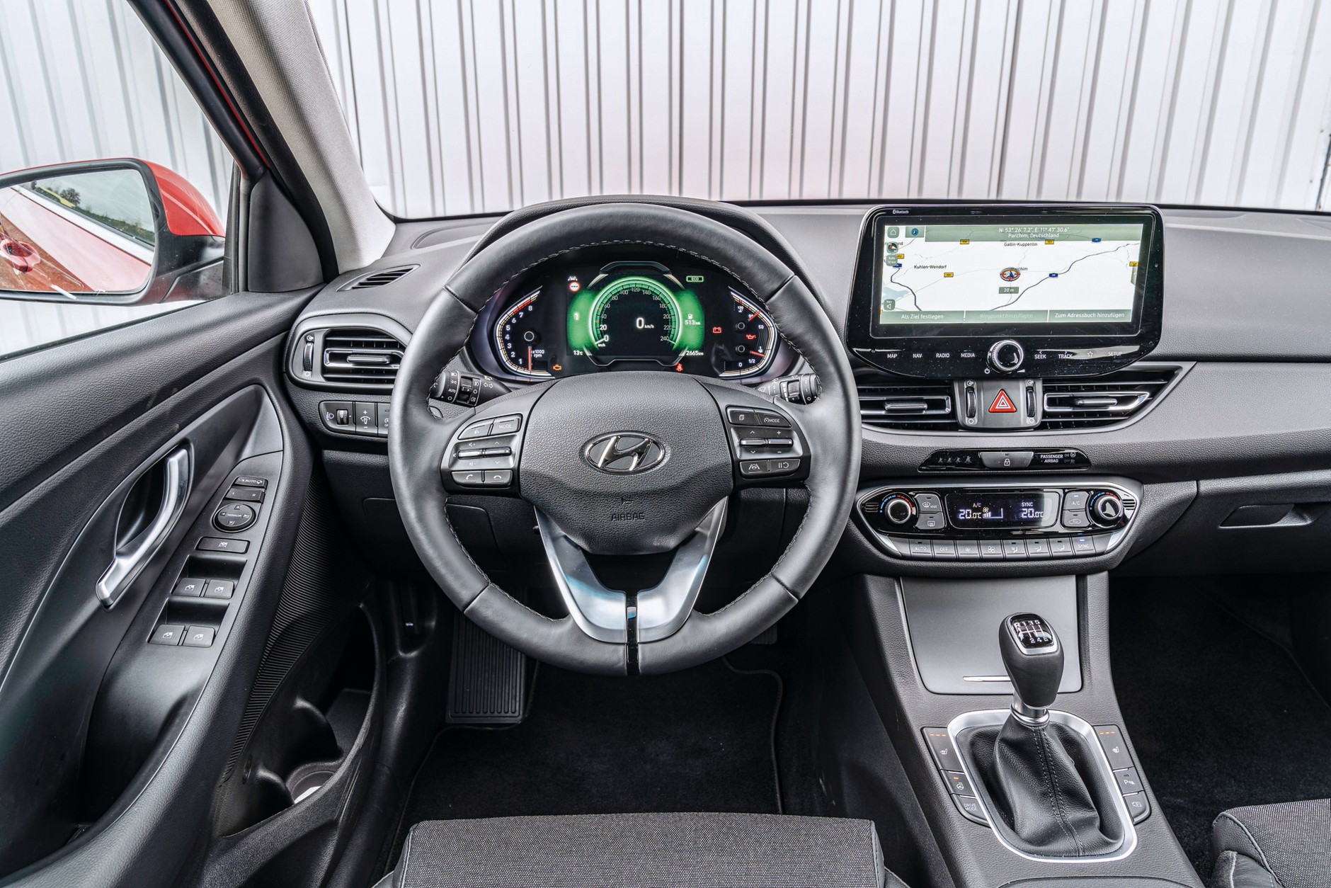 Hyundai i30 1.5 T-GDI iMT - kokpit