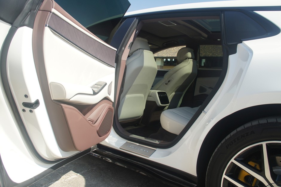 Denza Z9 GT